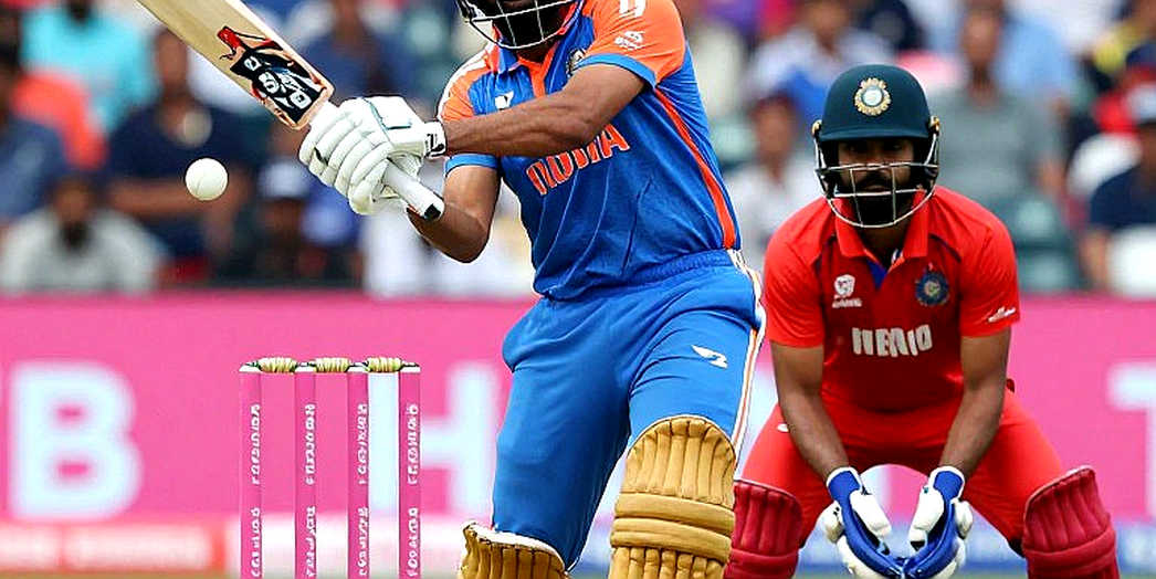ছত্রিশে ছয় ঘণ্টা: ভুবনেশ্বর কুমারের শরীর-বদলের আসল গল্পটা পেসের নয়, দক্ষতার