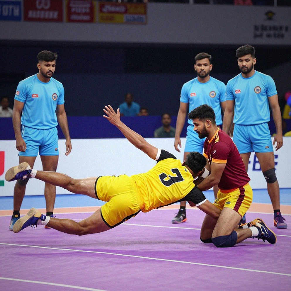 ৪৮–২৫ পর্দার আড়ালে যে সংখ্যাটা কেউ গোনেনি