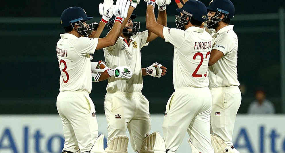 ৫৭ বছরের তুলি, এক জোড়া হাত: ঢাকার রিকশা-চিত্রকলার যে হিসাব ইউনেস্কোর ফলকে ওঠেনি