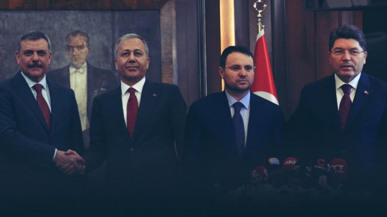 Kabine'de bayrak değişimi