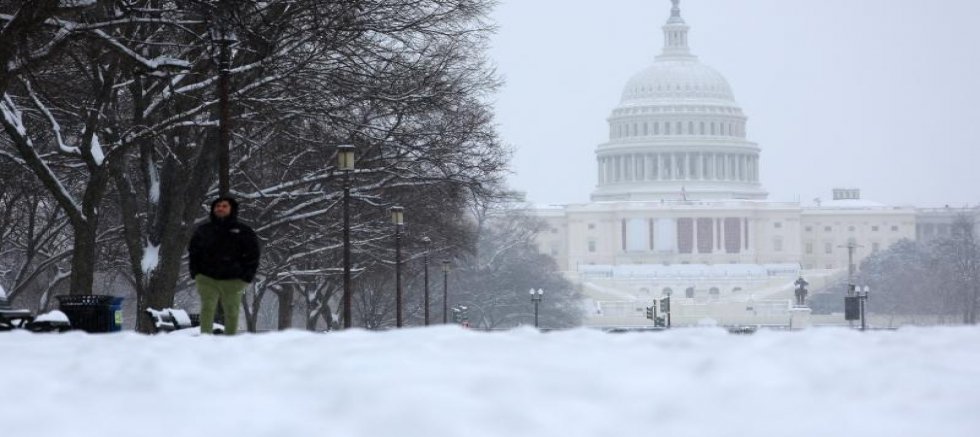 ABD'de rekor kar yağışı: 5 binden fazla uçuş iptal edildi