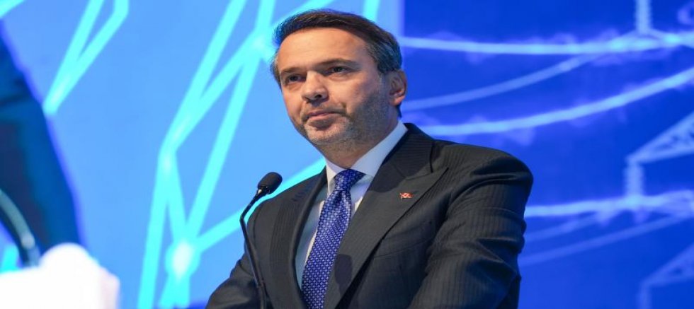 Bakan Bayraktar, bu yıl öz tüketim amaçlı 3 bin 500 megavat kapasite tahsis edileceğini açıkladı