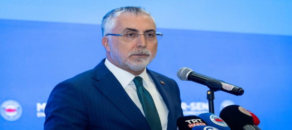 Bakan Işıkhan: Kayıtlı kadın istihdamının teşvik edilmesi için çalışmalarımızı sürdüreceğiz