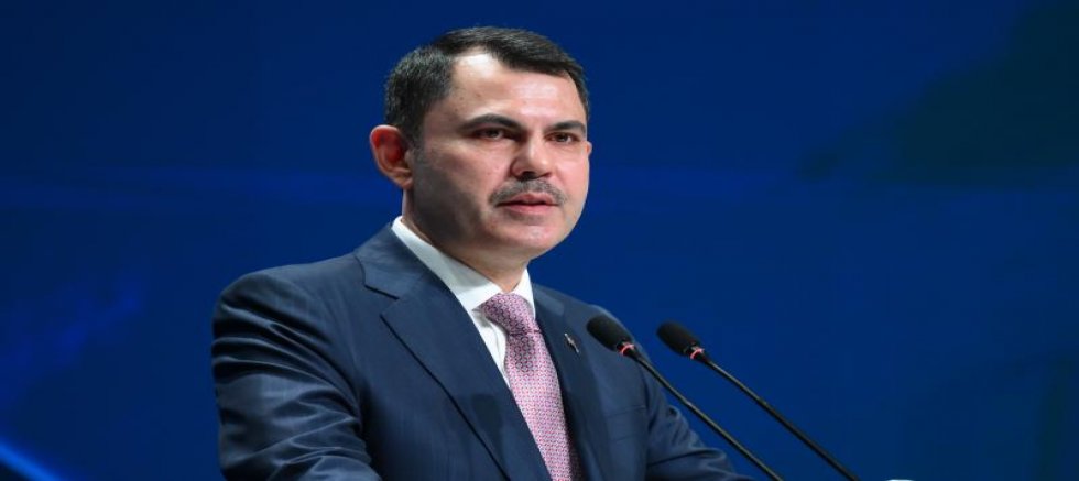 Bakan Kurum: Sındırgı'da ocaklar yeniden tütecek, her aile sıcak yuvasına kavuşacak