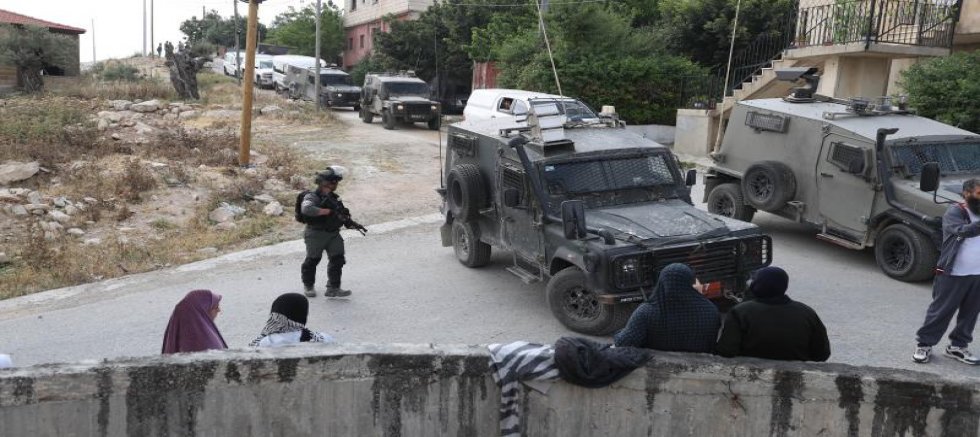 İşgalci İsrail ordusu, Doğu Kudüs'teki Hizma beldesini 3 gündür kuşatma altında tutuyor
