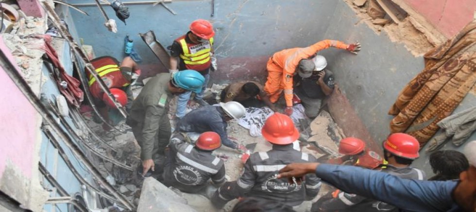 Pakistan'da apartmanda meydana gelen patlamada 16 kişi hayatını kaybetti