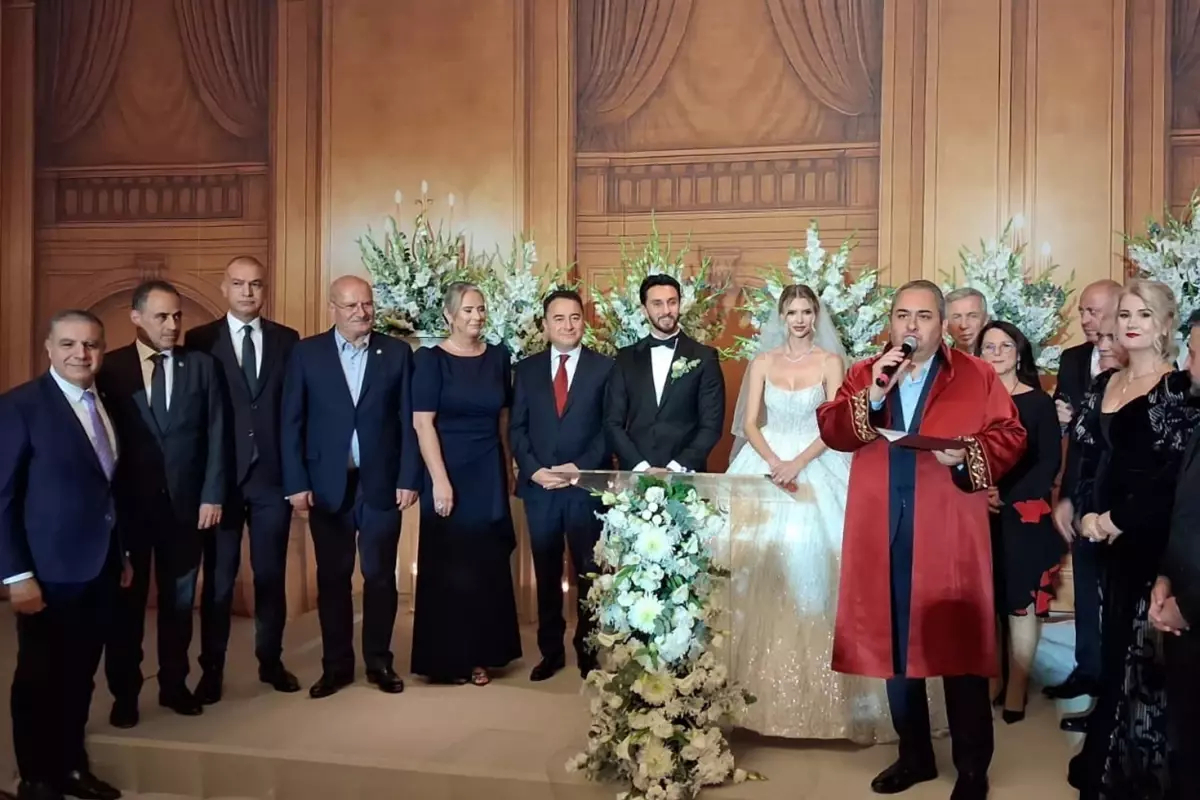 Ankara'da Siyaset ve İş Dünyasının Katıldığı Görkemli Düğün