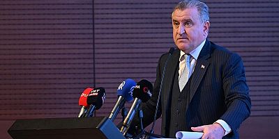 Bakan Bak: 2030 yılına kadar 100 bin yapay zeka girişimcisi yetiştirmeyi hedefliyoruz