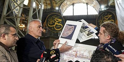 Bakan Ersoy: Ayasofya'da süreç devam ediyor, Sultanahmet'te çalışmalar tamamlandı