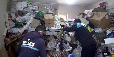 Erzurum’da bir evden 25 ton çöp çıkarıldı