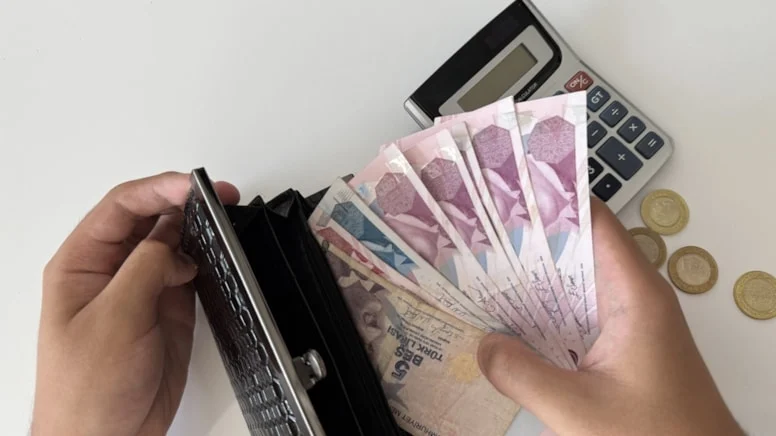 Geçen yıl doğru bilen uzmandan 2026 tahmini: “Asgari ücret bu rakamı geçmeyecek!