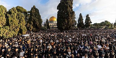 Hamas, İsrail'in engellemelerine rağmen Mescid-i Aksa'ya akın edilmesi çağrısı yaptı