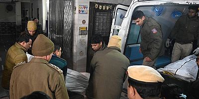 Hindistan'da ambulans uçağın düşmesi sonucu 7 kişi öldü