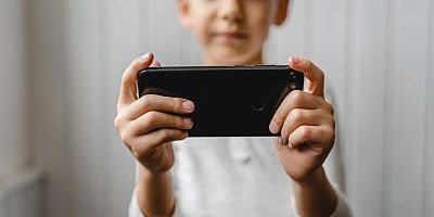 İspanya, 16 yaşın altındaki çocukların sosyal paylaşım ağlarına erişimini yasaklayacak