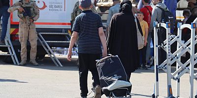 Okulların kapanmasıyla Suriyelilerin ülkelerine dönüşleri yoğunlaştı