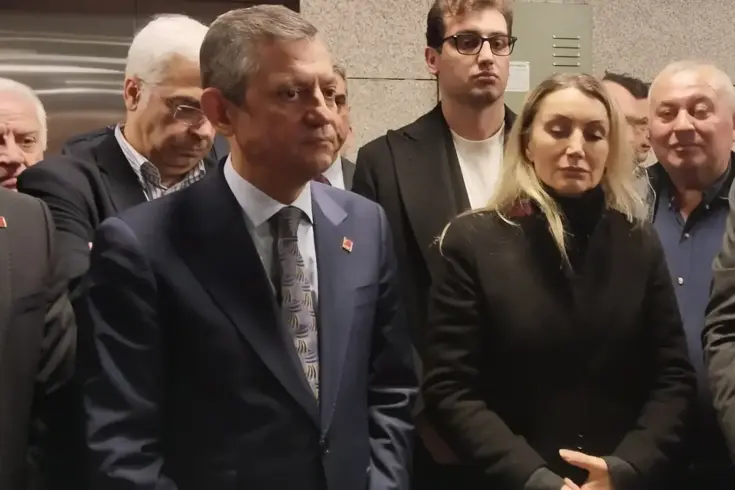 Özgür Özel: Dilek İmamoğlu'nun diplomatik pasaportu iptal edildi